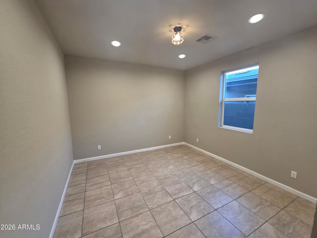 913 E FREMONT Road 3, Phoenix, AZ 85042 — photo 5