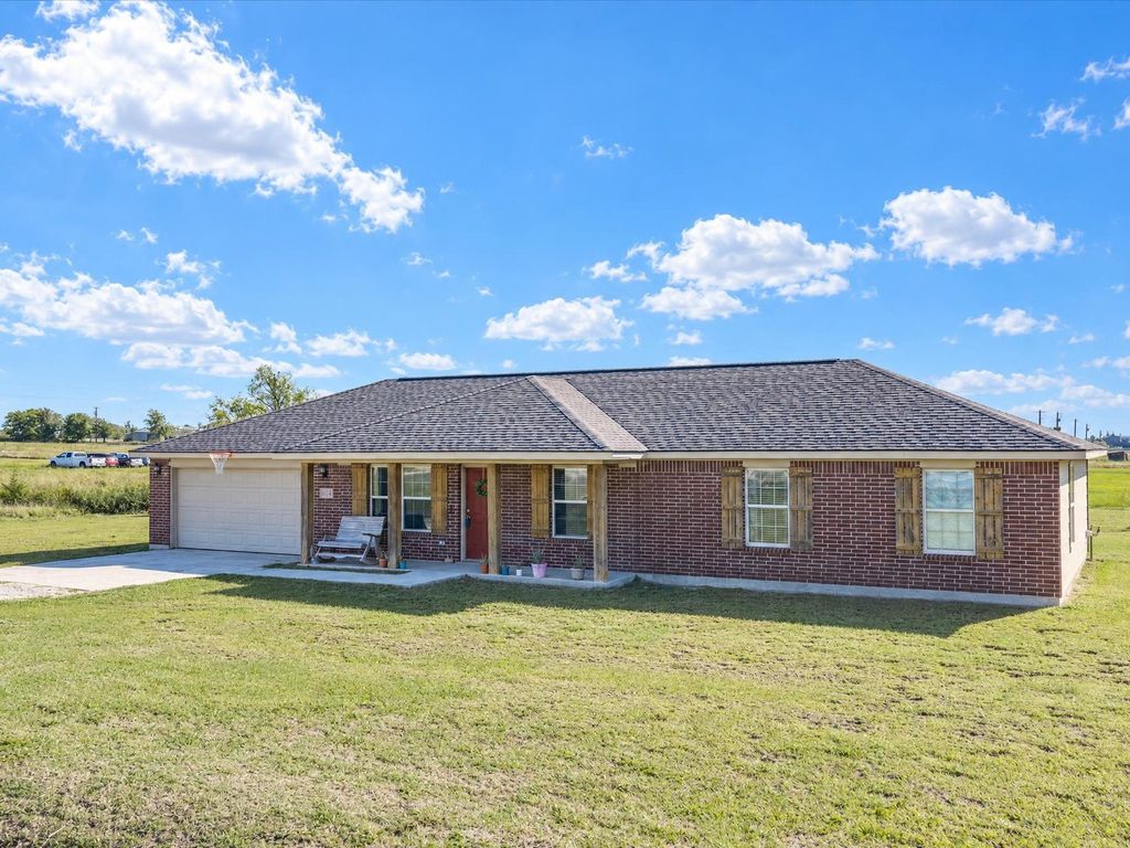 614 Mesa Ridge, Decatur, TX 76234 — exterior
