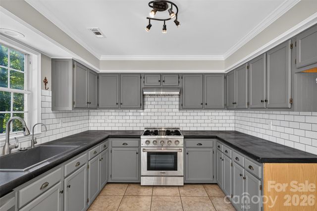 12427 Woodside Falls Road, Pineville, NC 28134