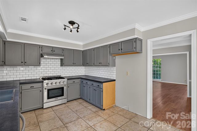 12427 Woodside Falls Road, Pineville, NC 28134
