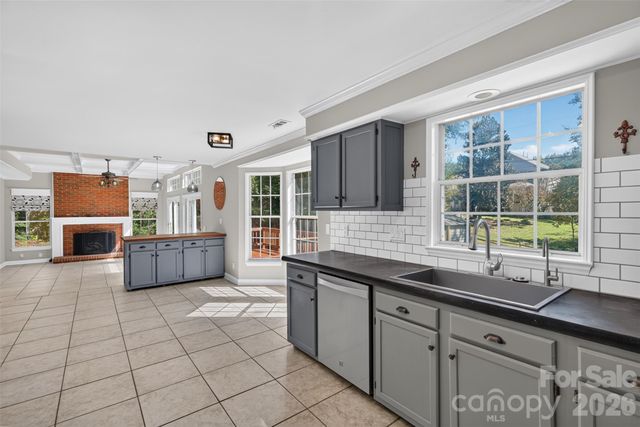 12427 Woodside Falls Road, Pineville, NC 28134