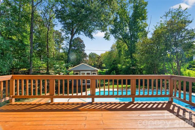 12427 Woodside Falls Road, Pineville, NC 28134