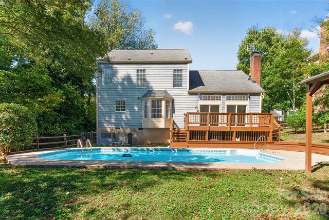 12427 Woodside Falls Road, Pineville, NC 28134