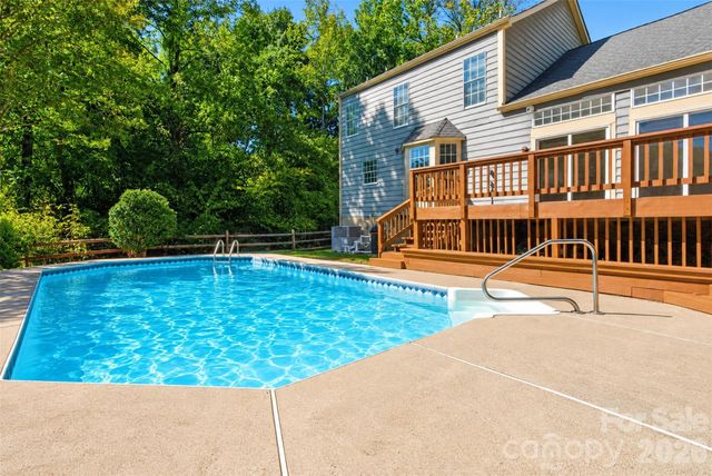 12427 Woodside Falls Road, Pineville, NC 28134