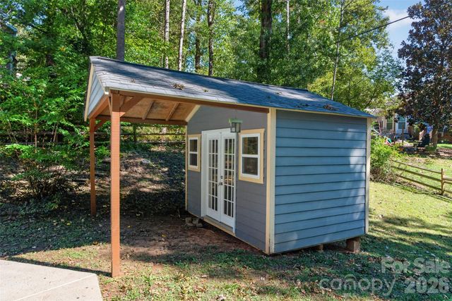 12427 Woodside Falls Road, Pineville, NC 28134