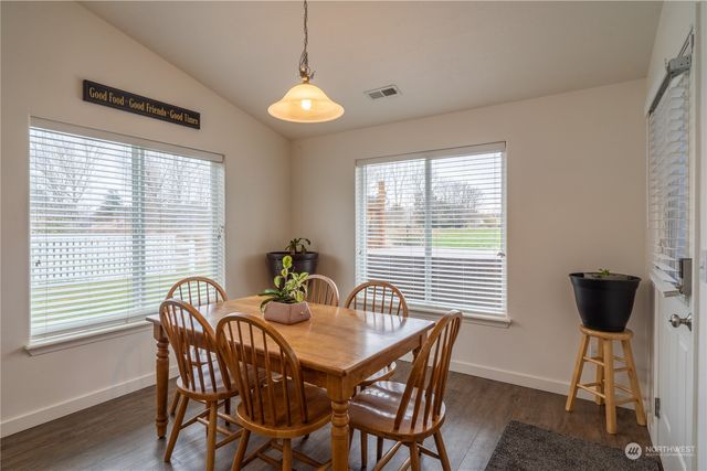 805 S Hamilton Road, Moses Lake, WA 98837