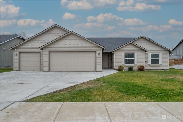 805 S Hamilton Road, Moses Lake, WA 98837