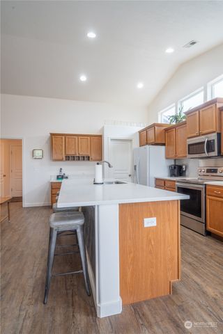 805 S Hamilton Road, Moses Lake, WA 98837