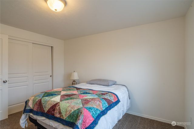 805 S Hamilton Road, Moses Lake, WA 98837