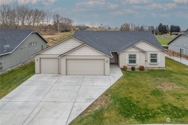 805 S Hamilton Road, Moses Lake, WA 98837