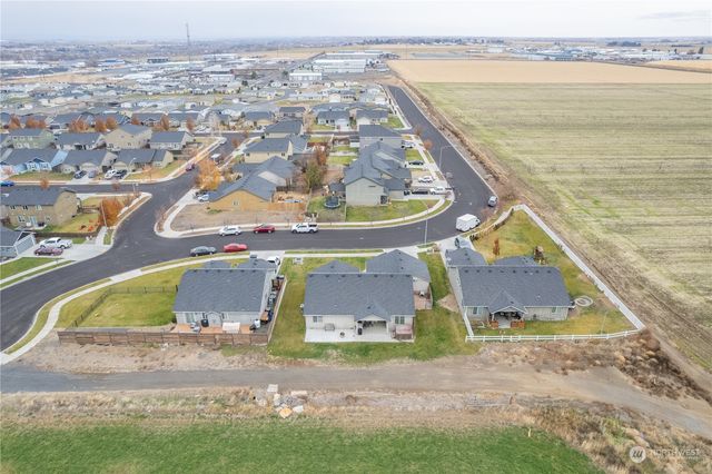 805 S Hamilton Road, Moses Lake, WA 98837