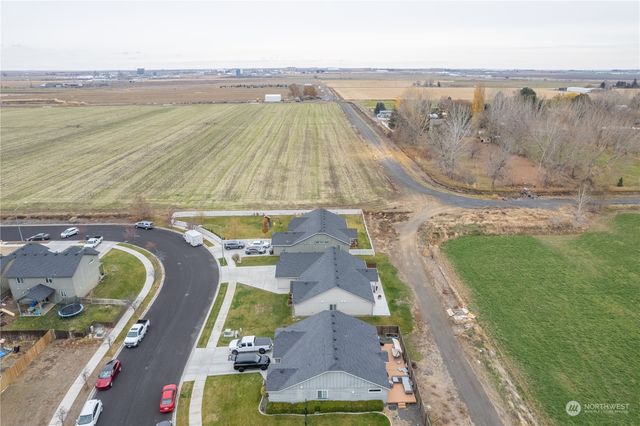 805 S Hamilton Road, Moses Lake, WA 98837