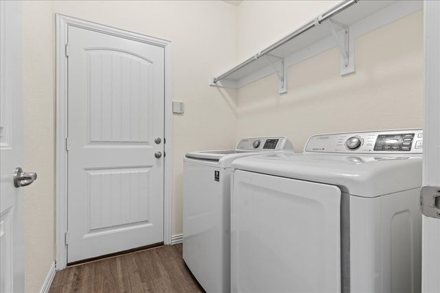 220 Camden Street, Red Oak, TX 75154