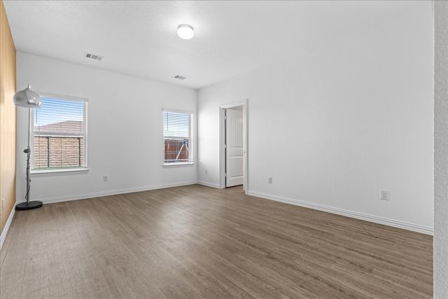 220 Camden Street, Red Oak, TX 75154