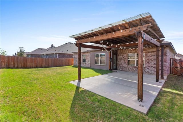 220 Camden Street, Red Oak, TX 75154