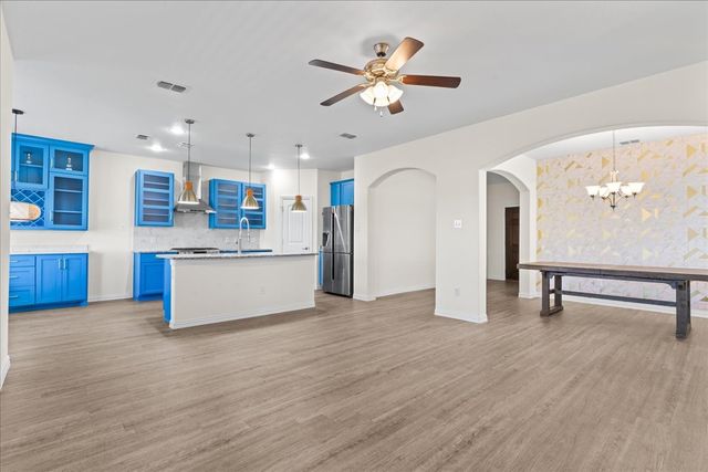 220 Camden Street, Red Oak, TX 75154