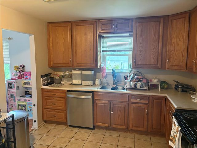 227 Burrell Boulevard, Allentown City, PA 18104