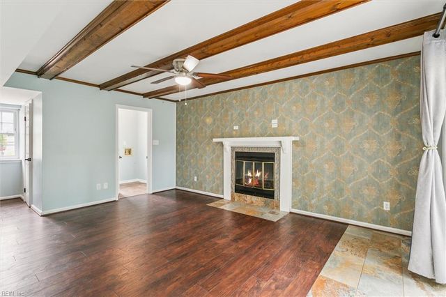 5 Hadley PL, Newport News, VA 23608