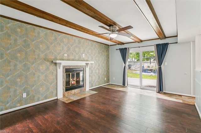 5 Hadley PL, Newport News, VA 23608