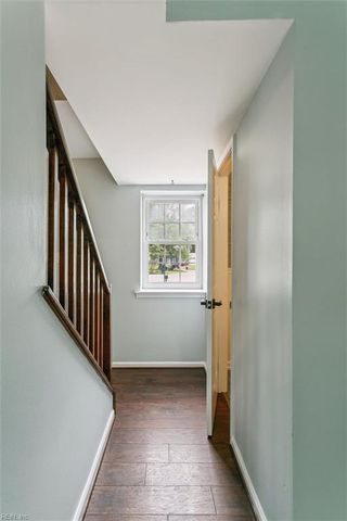 5 Hadley PL, Newport News, VA 23608