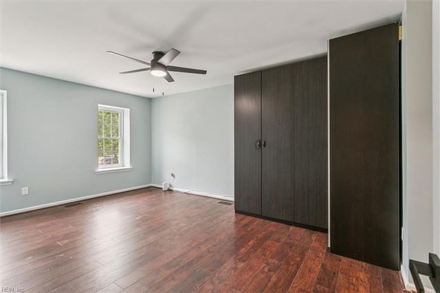 5 Hadley PL, Newport News, VA 23608
