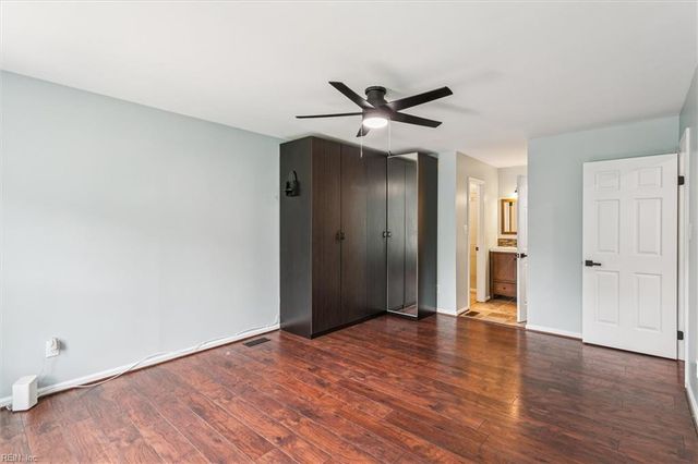 5 Hadley PL, Newport News, VA 23608