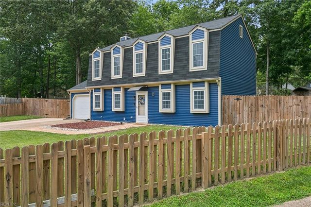 5 Hadley PL, Newport News, VA 23608