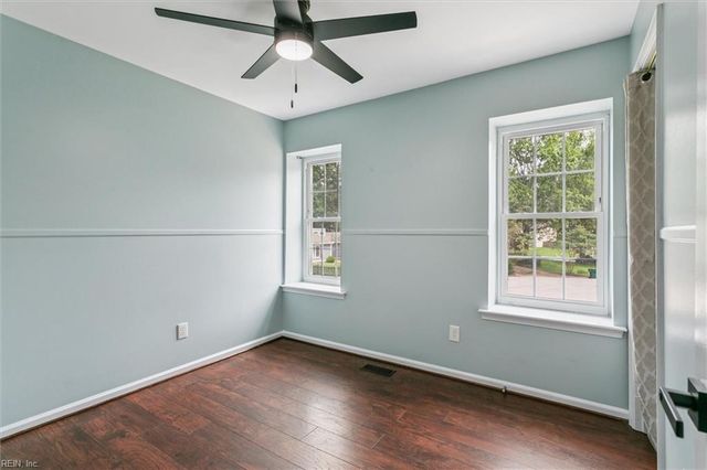 5 Hadley PL, Newport News, VA 23608