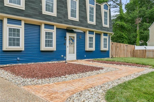 5 Hadley PL, Newport News, VA 23608