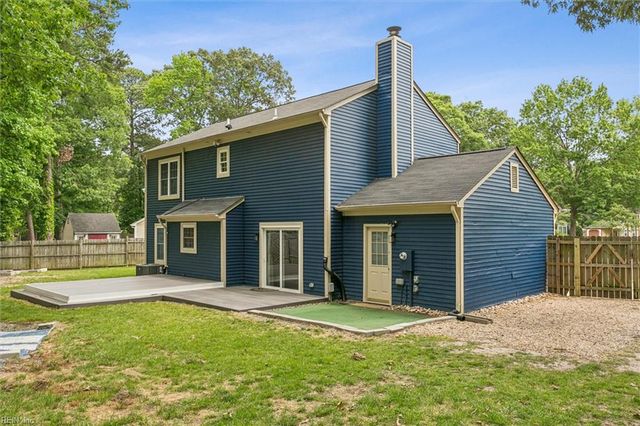 5 Hadley PL, Newport News, VA 23608
