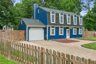 5 Hadley PL, Newport News, VA 23608