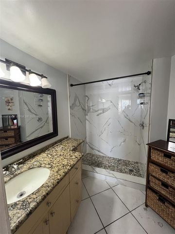 10229 NW 9th St Cir 213-2, Miami, FL 33172