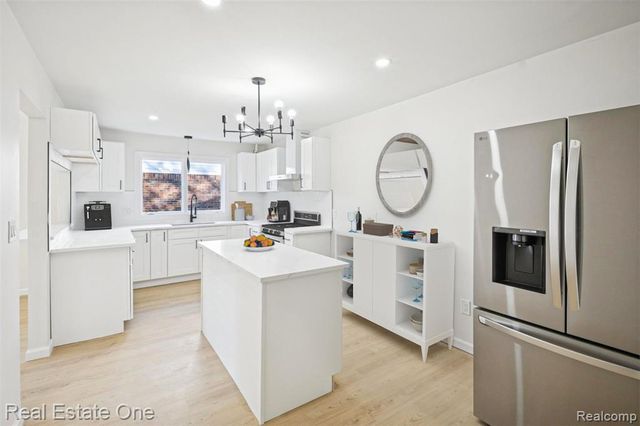 43051 Fernwood Street, Canton, MI 48187