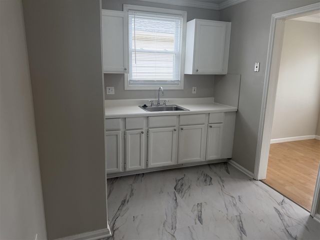 14828 Euclid Avenue, Allen Park, MI 48101