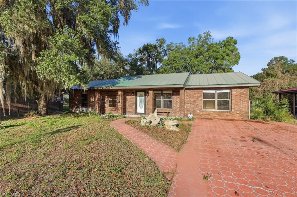 420 Grant ST, LABELLE, FL 33935 — photo 2