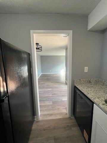 421 Redding Road 107, Lexington, KY 40517