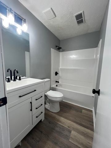 421 Redding Road 107, Lexington, KY 40517