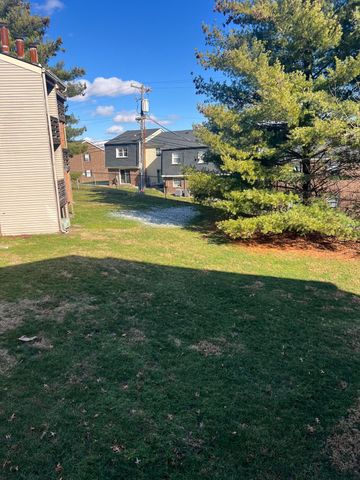 421 Redding Road 107, Lexington, KY 40517