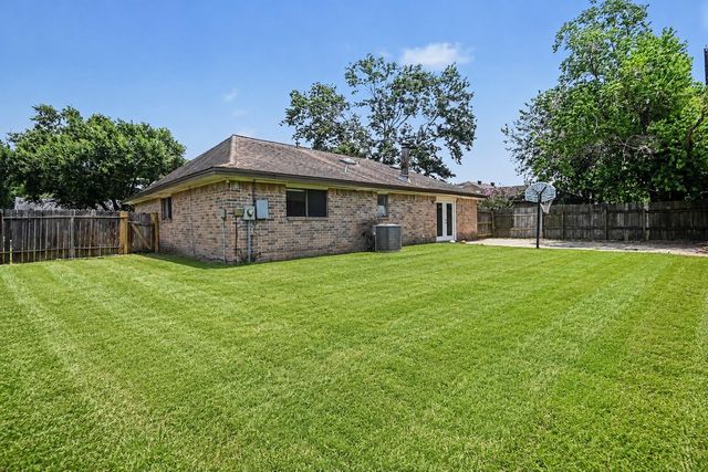 1915 Fernspray Lane, Houston, TX 77084