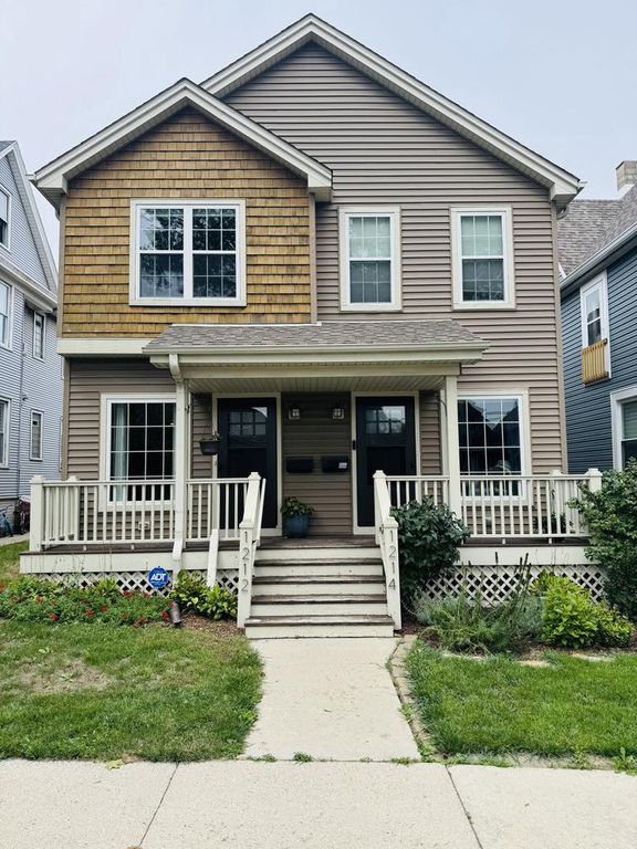 1212 E Russell AVENUE, Milwaukee, WI 53207