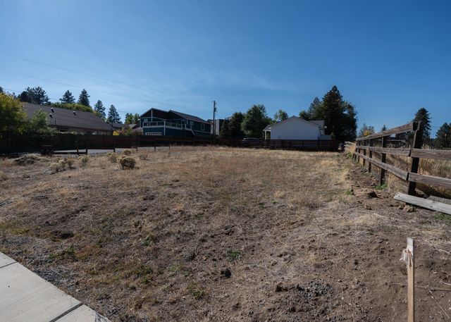2109 NE 11th Place, Bend, OR 97701