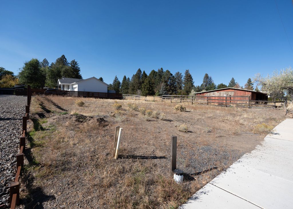 2109 NE 11th Place, Bend, OR 97701