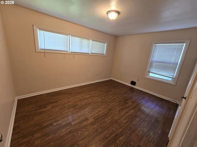 1246 11TH Ave, Longview, WA 98632