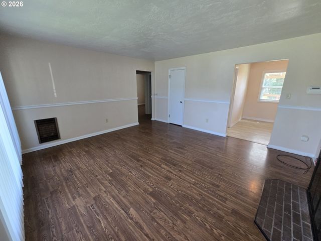 1246 11TH Ave, Longview, WA 98632