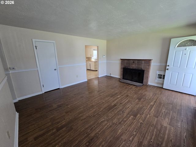 1246 11TH Ave, Longview, WA 98632