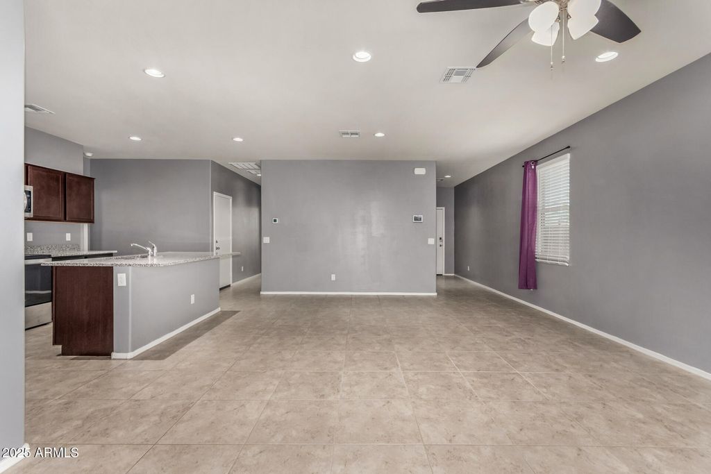 1080 W PARADISE Place, Casa Grande, AZ 85122 — photo 4