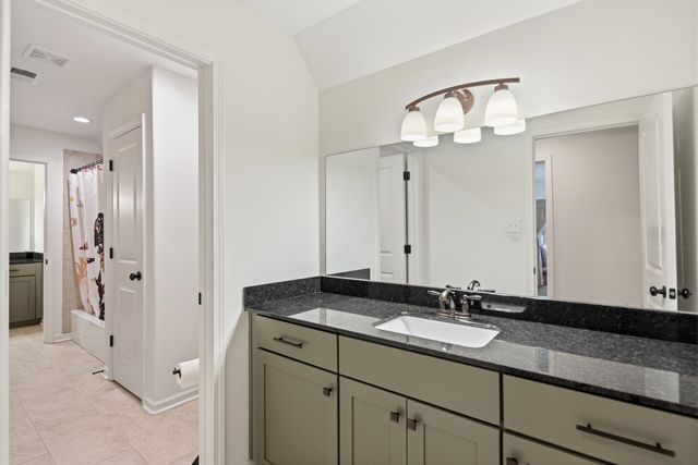 5136 MOUDRY RUN CV, Lakeland, TN 38002