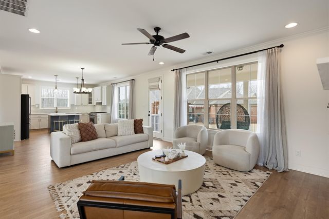 5136 MOUDRY RUN CV, Lakeland, TN 38002