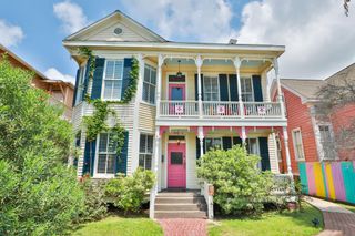 2520 Avenue P 1/2, Galveston, TX 77550