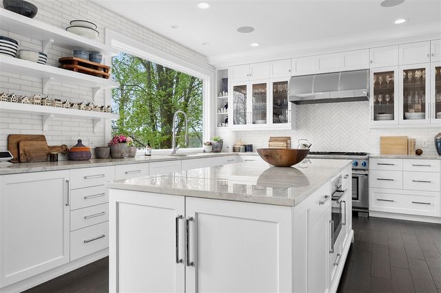 14286 Peninsula Drive, Galesburg, MI 49053